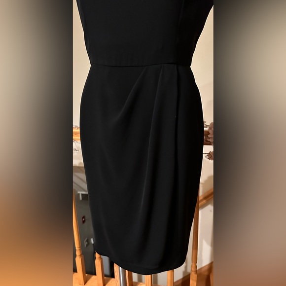 Jones New York Black Side Pleated Sleeveless Sheath Career Dress Zip Back Sz 4. - Picture 2 of 12